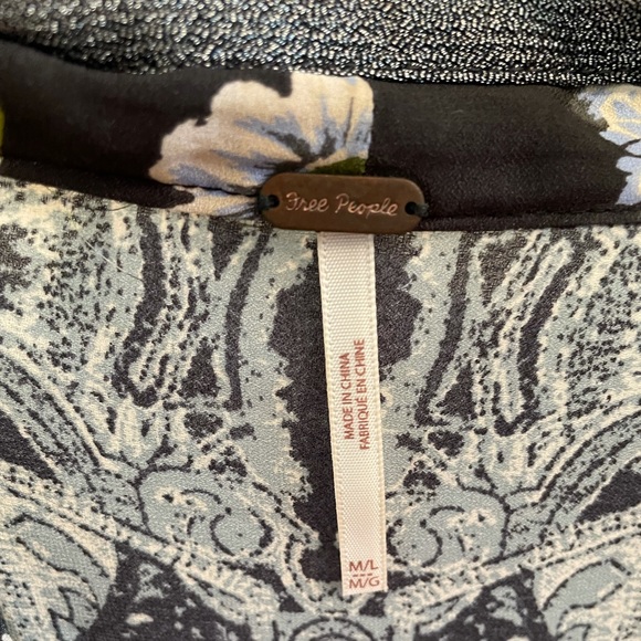 Free People Wildflower Cinched Kimono Jacket.  Size M/L - Picture 6 of 12